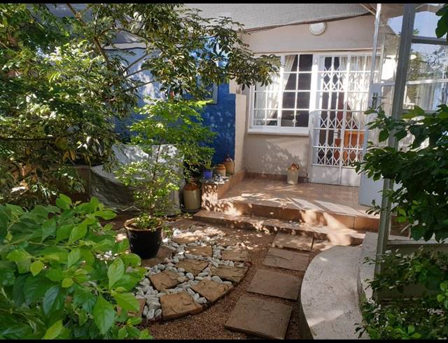 3 BEDROOM FREEHOLD RENTED IN RANDPARK RIDGE